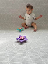 Load image into Gallery viewer, Baby Suction Spinners
