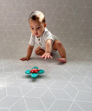 Load image into Gallery viewer, Baby Suction Spinners
